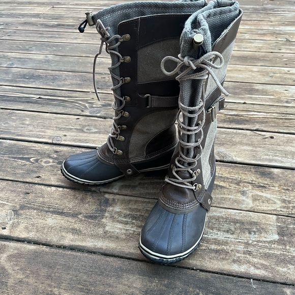 Sorel Conquest Carly Boots featured in The Hunter Games! Forest Green Size 8 - Picture 5 of 11